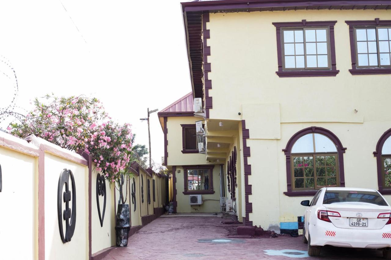 Gya-Son Royal Guest House クマシ エクステリア 写真