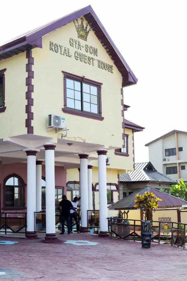 Gya-Son Royal Guest House クマシ エクステリア 写真
