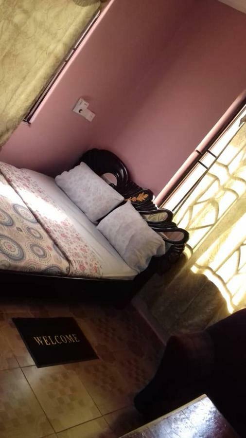 Gya-Son Royal Guest House クマシ エクステリア 写真